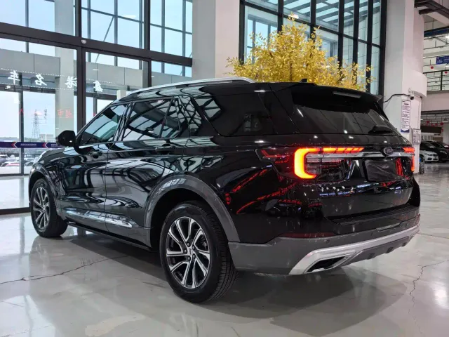 Ford Explorer — Фото автомобиля 19