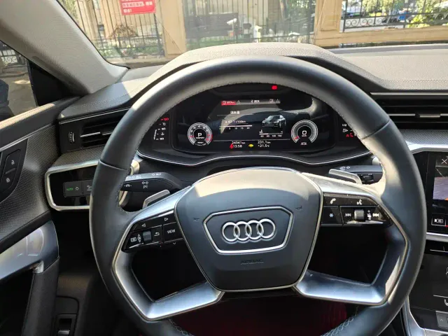 Audi A7L — Фото автомобиля 11