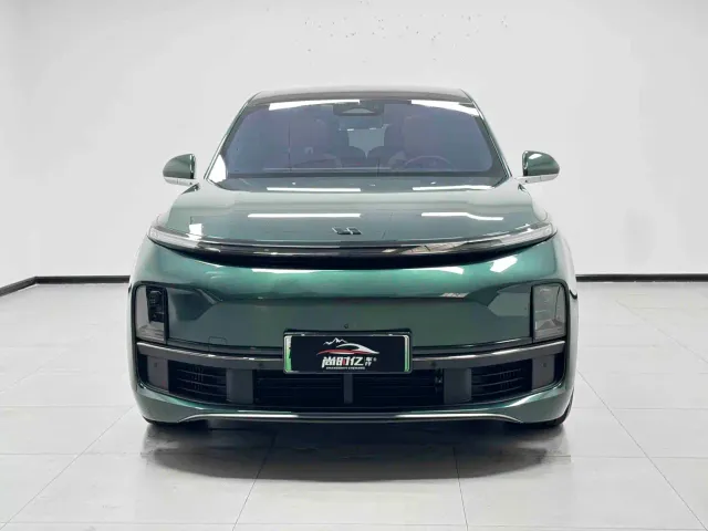 Li Auto L8 — Фото автомобиля 2