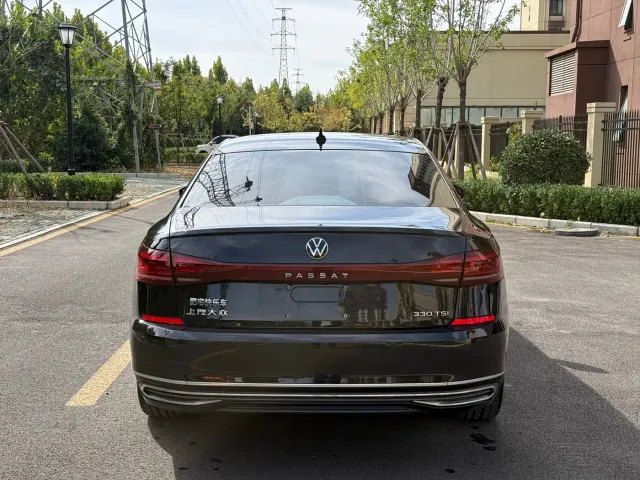 Volkswagen Passat — Фото автомобиля 8