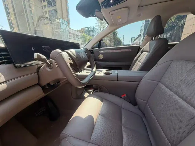 IM Motors LS6 — Фото автомобиля 4