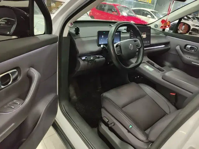 Leapmotor C10 — Фото автомобиля 15