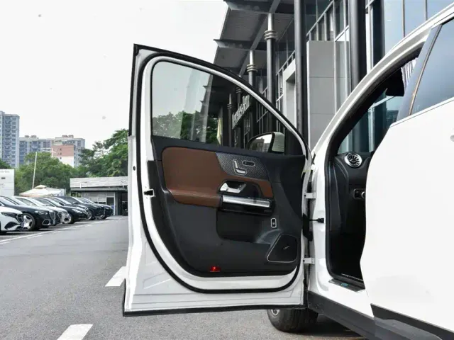 Mercedes-Benz EQA — Фото автомобиля 16