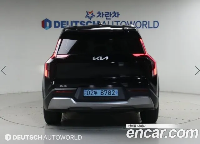 Kia EV9 — Фото автомобиля 4