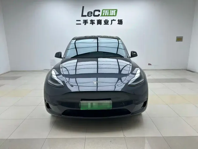 Tesla Model Y — Фото автомобиля 6