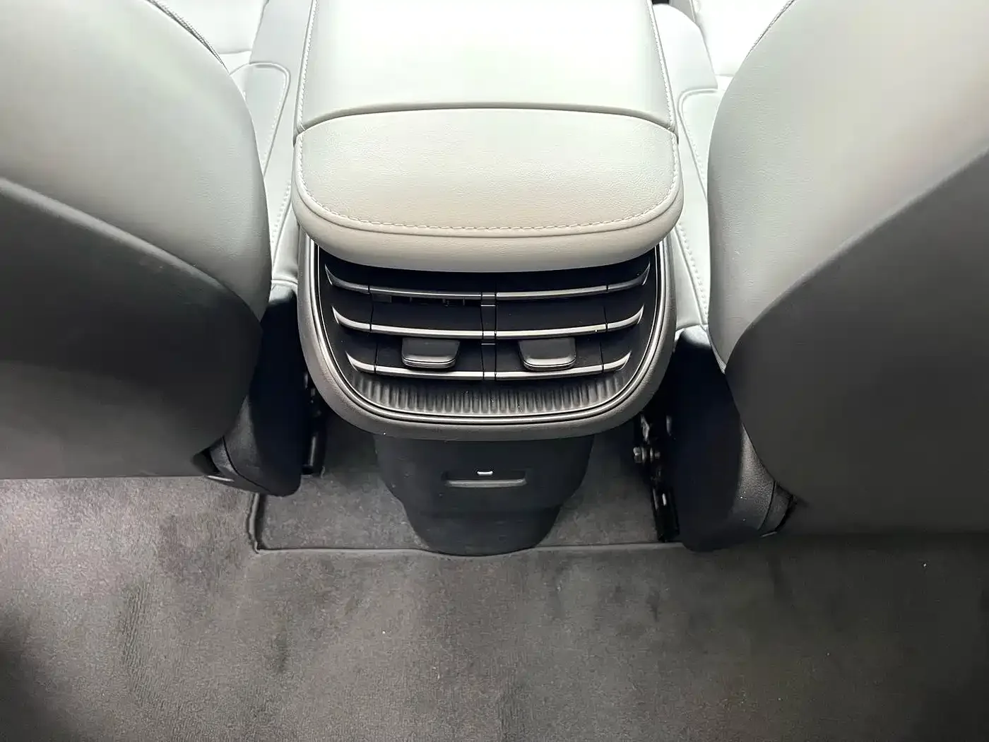 NIO NIO ET5T 2024 75kWh Touring — Фото автомобиля 11