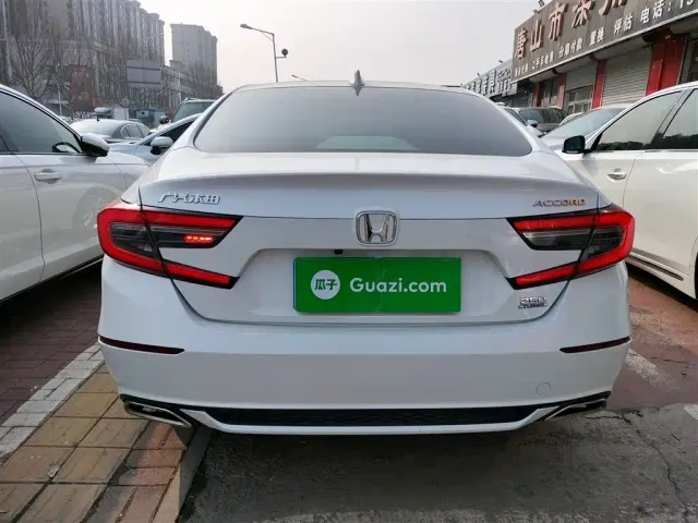 Honda Accord — Фото автомобиля 5