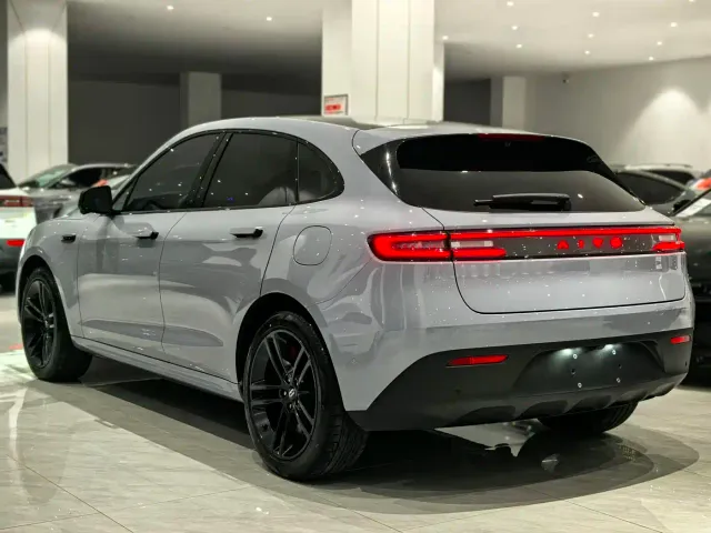 Aito M5 — Фото автомобиля 6