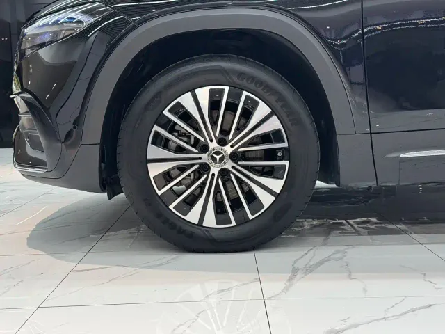 Mercedes-Benz EQB — Фото автомобиля 7