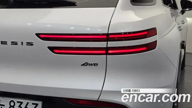 Genesis GV70 — Фото автомобиля 8