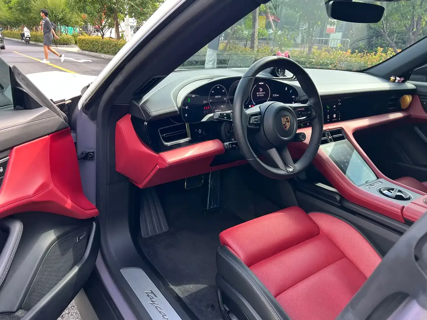Porsche Taycan 2024 Taycan 4 — Фото автомобиля 4
