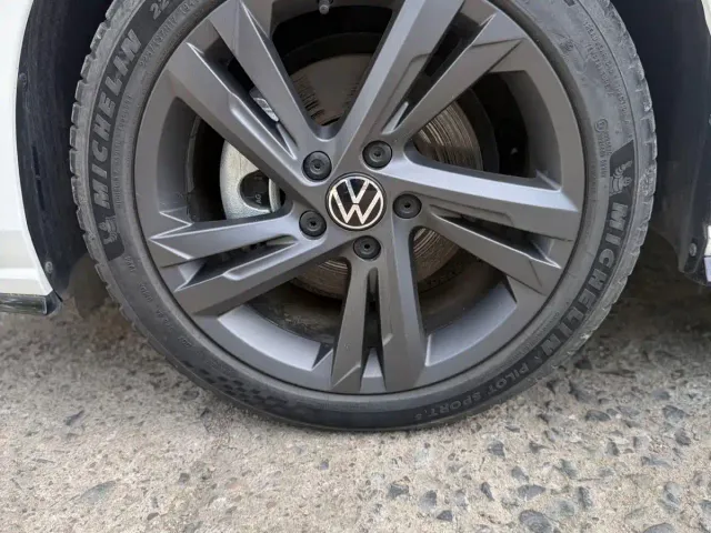 Volkswagen Golf — Фото автомобиля 9