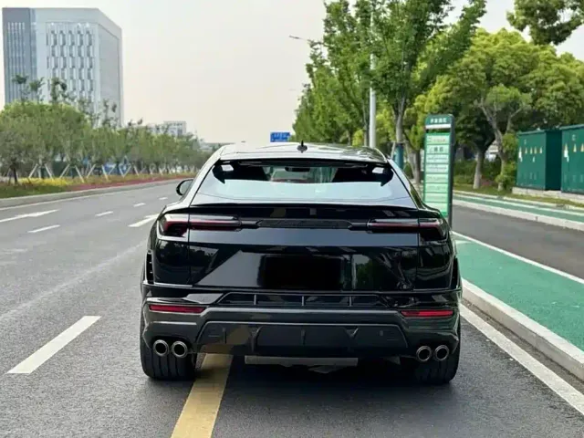 Lamborghini Urus — Фото автомобиля 5