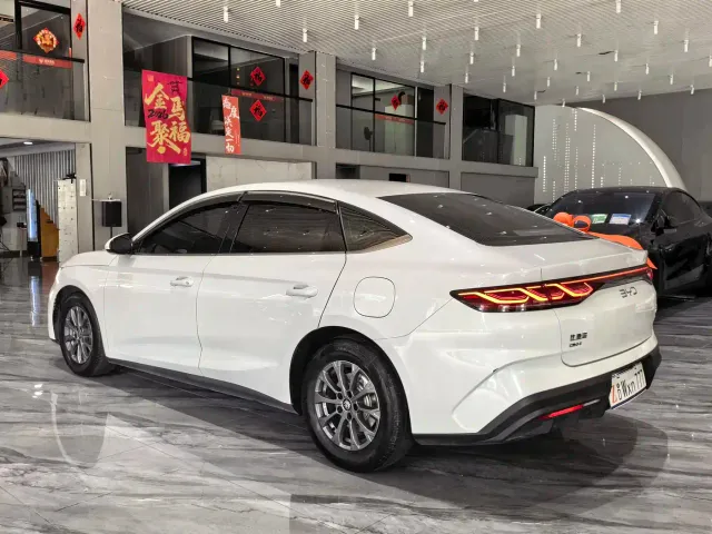 BYD Qin L — Фото автомобиля 20