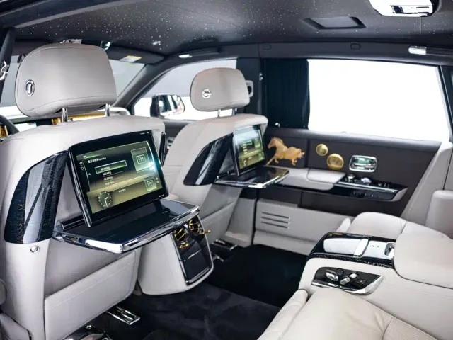 Rolls-Royce Phantom — Фото автомобиля 10