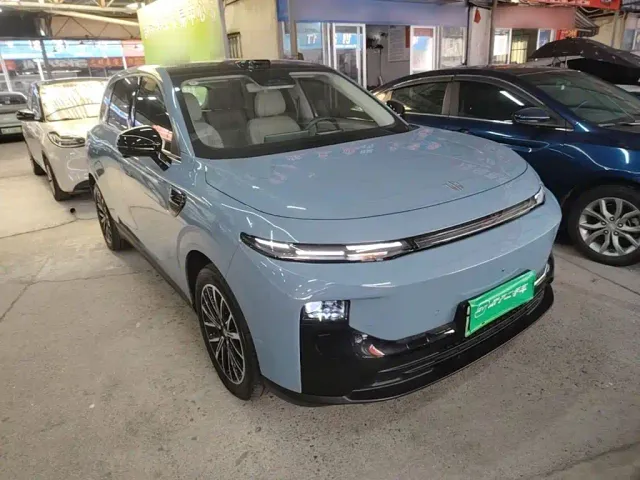 Leapmotor B10 — Фото автомобиля 3