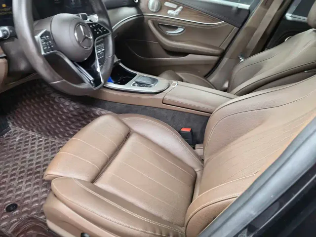 Mercedes-Benz E-Class — Фото автомобиля 15
