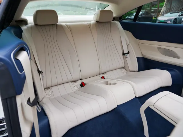 Mercedes-Benz E-Class — Фото автомобиля 28