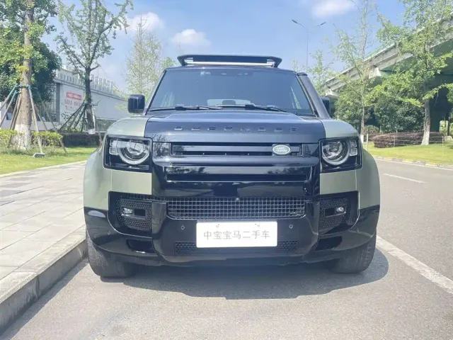 Land Rover Defender — Фото автомобиля 7