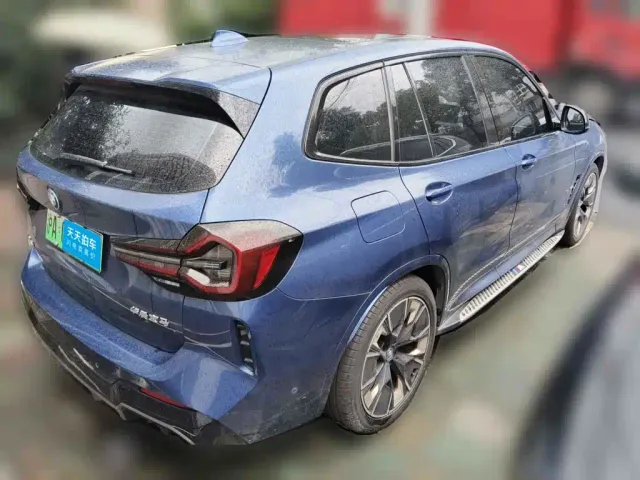 BMW iX3 — Фото автомобиля 2
