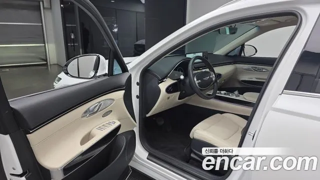 Genesis GV70 2.5T Бензин 2WD — Фото автомобиля 10