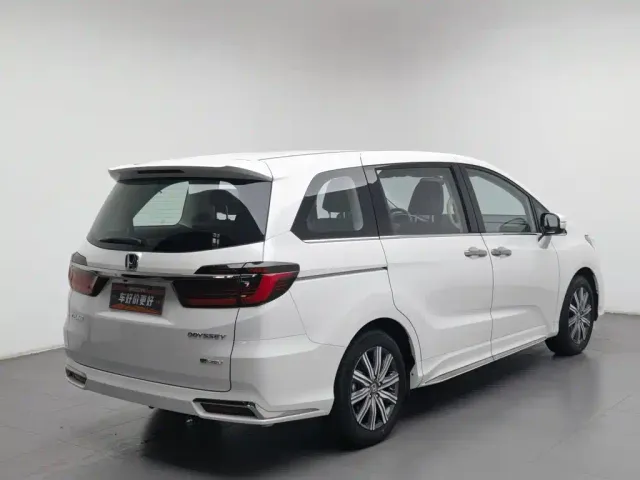 Honda Odyssey — Фото автомобиля 2
