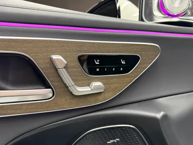 Mercedes-Benz E-Class — Фото автомобиля 20