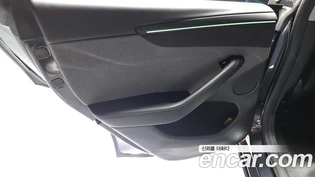 Tesla Model Y — Фото автомобиля 14