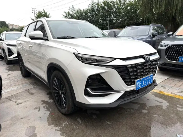 Changan CS75 — Фото автомобиля 2