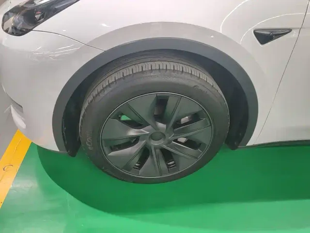 Tesla Model Y — Фото автомобиля 22