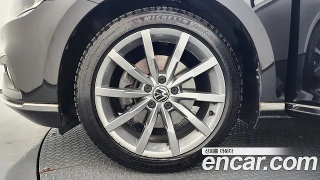 Volkswagen Passat — Фото автомобиля 5