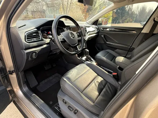 Volkswagen T-Roc — Фото автомобиля 12