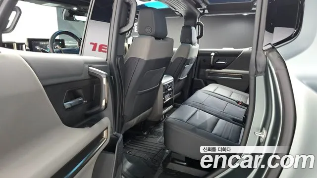 GMC Hummer EV — Фото автомобиля 11