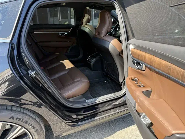 Volvo S90 — Фото автомобиля 9