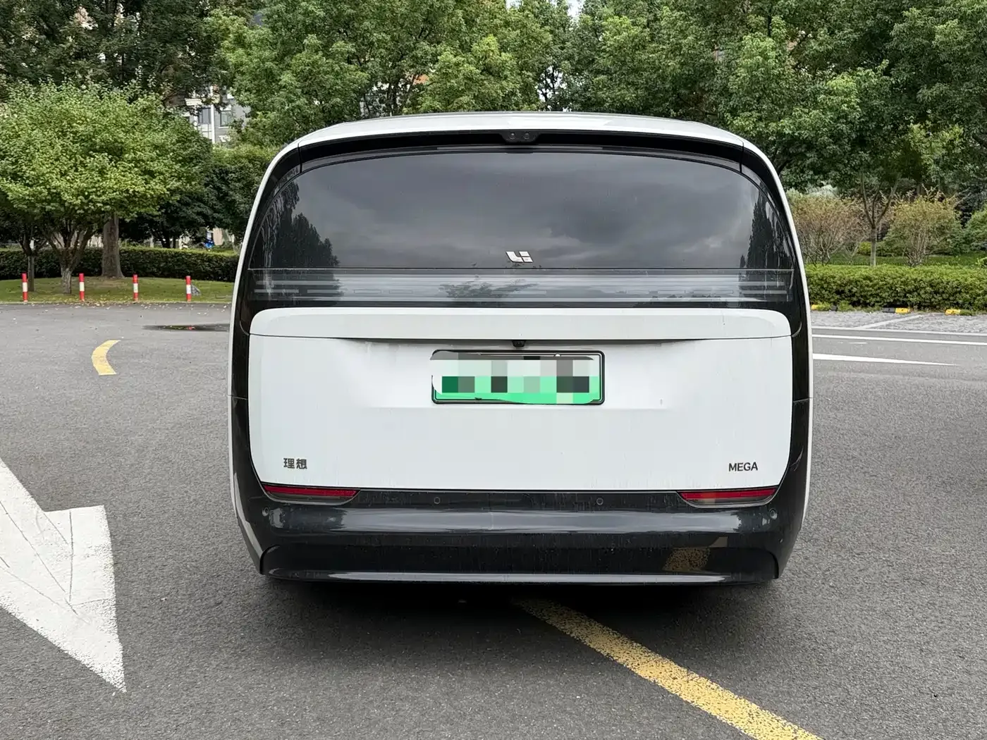 Li Auto Li Auto MEGA 2025 Model Home Family Special Edition — Фото автомобиля 13