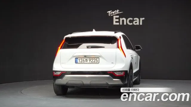 Kia Niro The All New Niro Signature — Фото автомобиля 4
