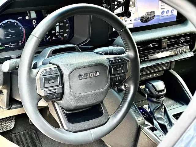 Toyota Prado — Фото автомобиля 7