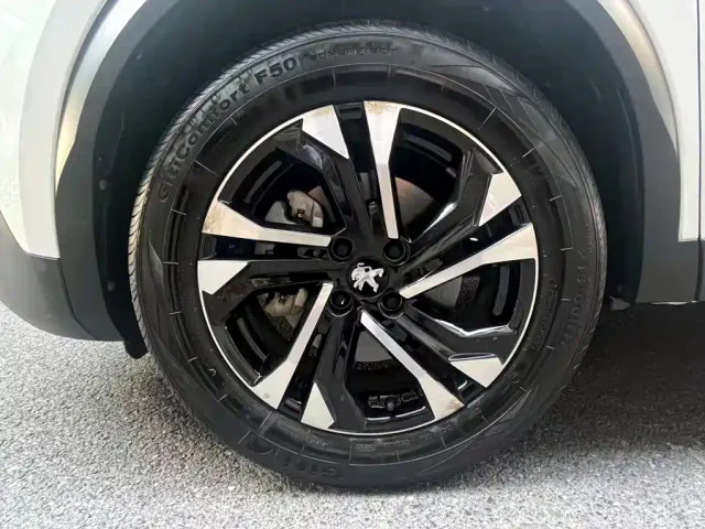 Peugeot 2008 — Фото автомобиля 6