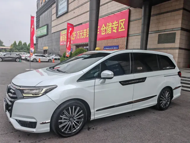 Honda Elysion — Фото автомобиля 2