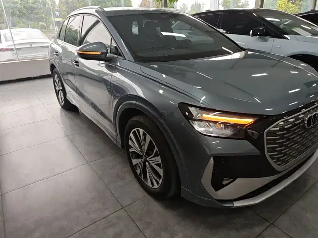 Audi Q4 e-tron — Фото автомобиля 3
