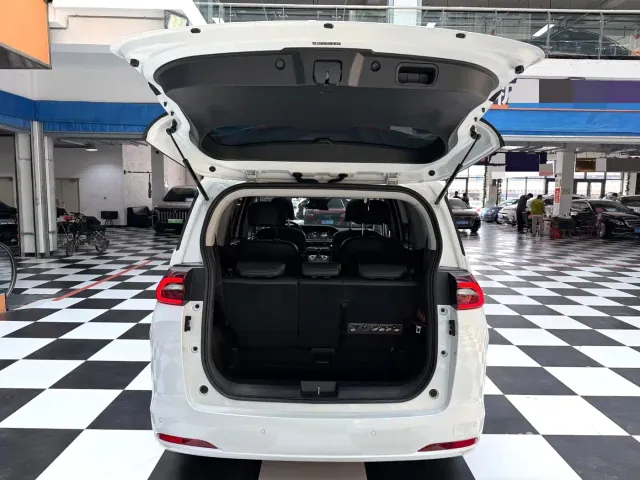 GAC Trumpchi M6 — Фото автомобиля 17