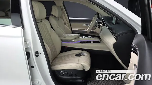 Genesis GV70 — Фото автомобиля 16