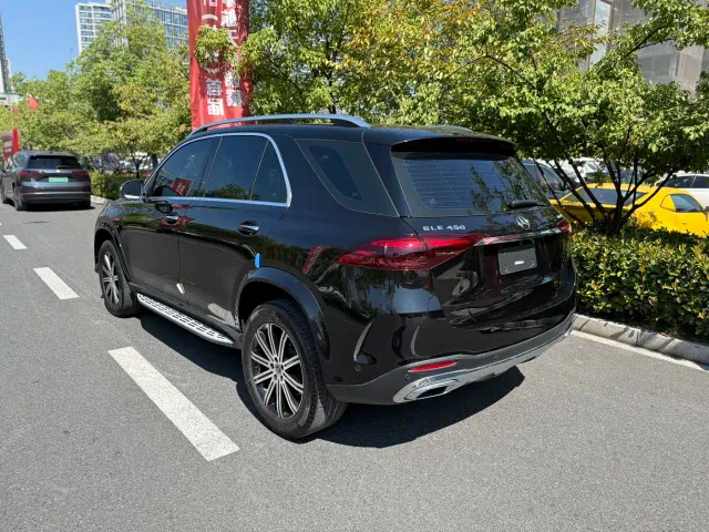 Mercedes-Benz GLE-Class — Фото автомобиля 16