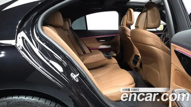 Mercedes-Benz E-Class — Фото автомобиля 11