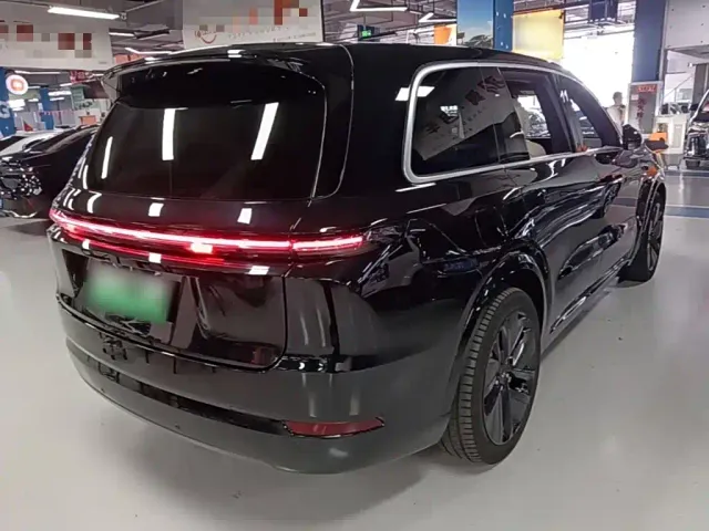 Li Auto L9 — Фото автомобиля 6