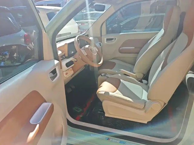 Wuling Hongguang Mini EV — Фото автомобиля 15