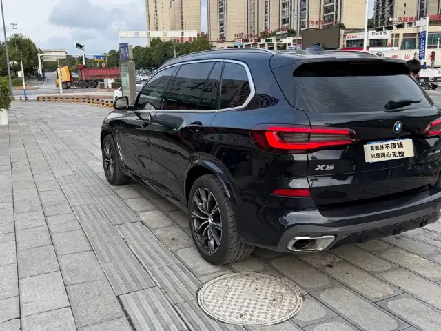 BMW X5 — Фото автомобиля 9