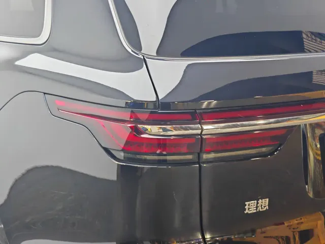 Li Auto ONE — Фото автомобиля 7