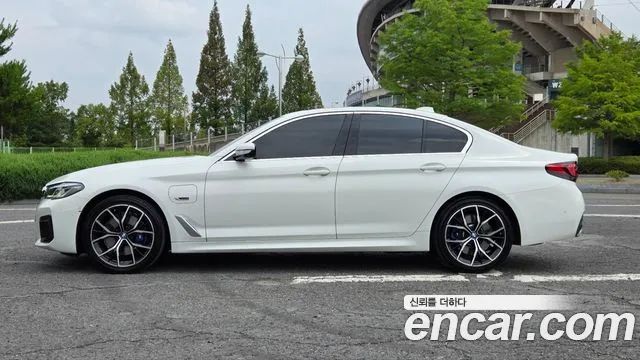 BMW 5-Series 5 серия (G30) — Фото автомобиля 20