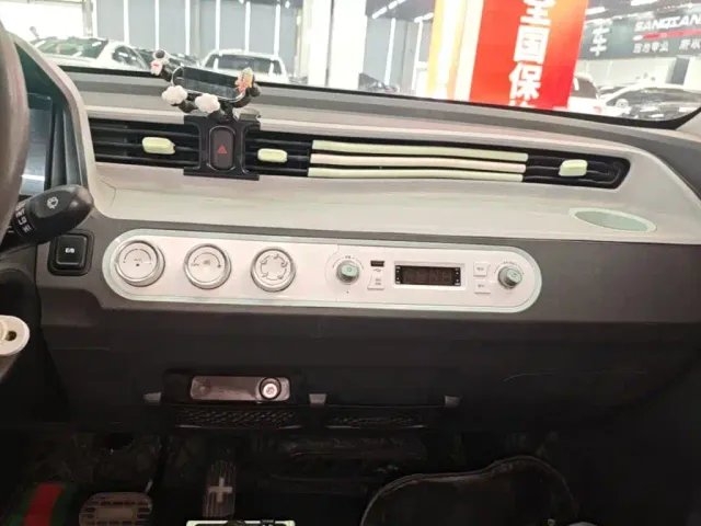 Wuling Hongguang Mini EV — Фото автомобиля 8